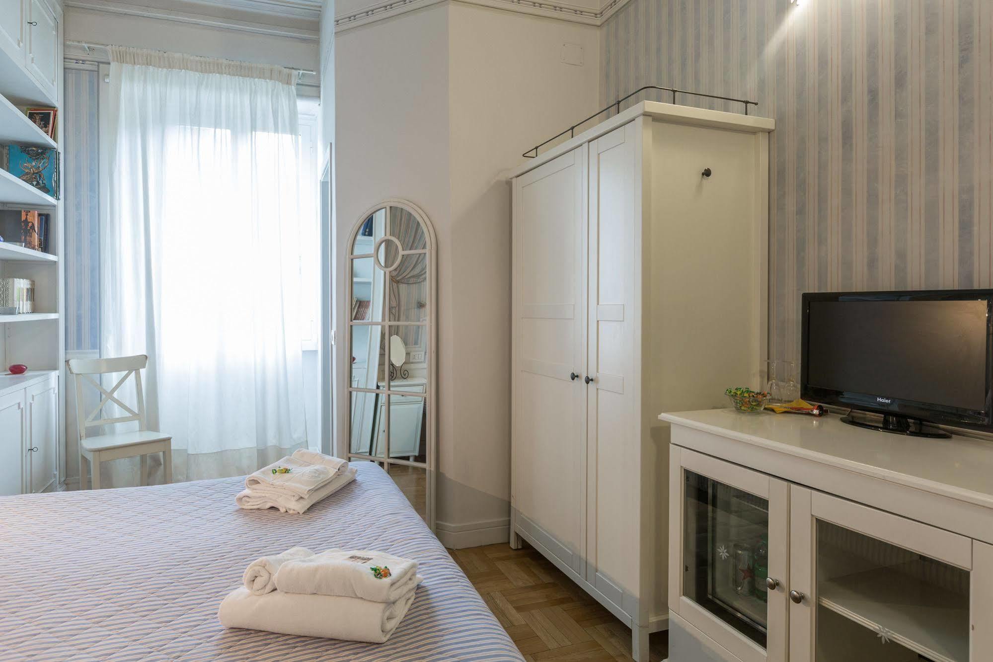 Suites Piazza Del Popolo Roma Exterior foto
